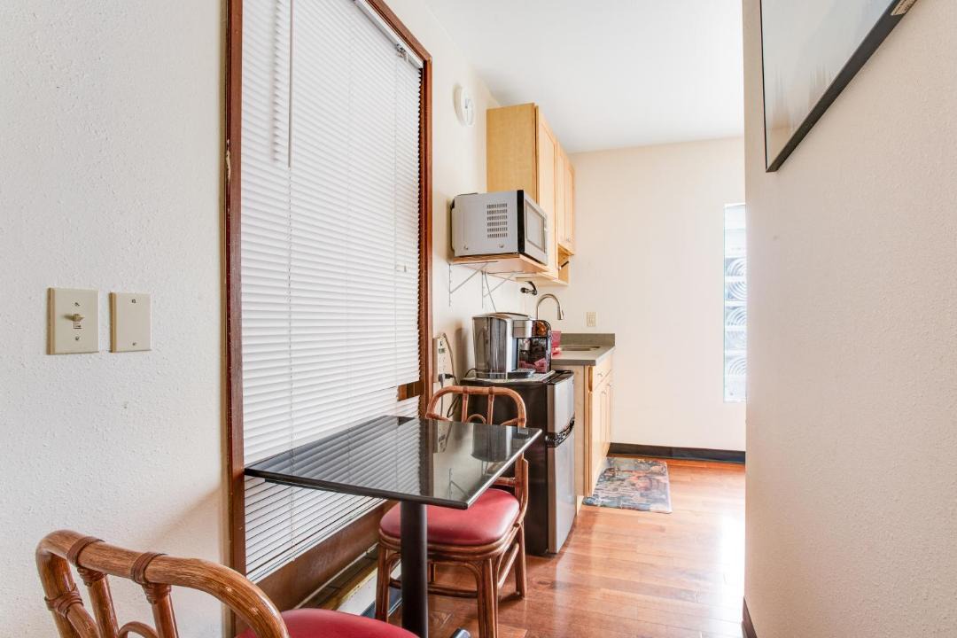 Photo of Livingroom in Mid-Beacon Hill