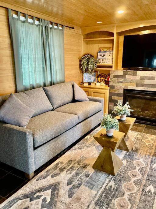 Photo of Livingroom in Depoe Bay