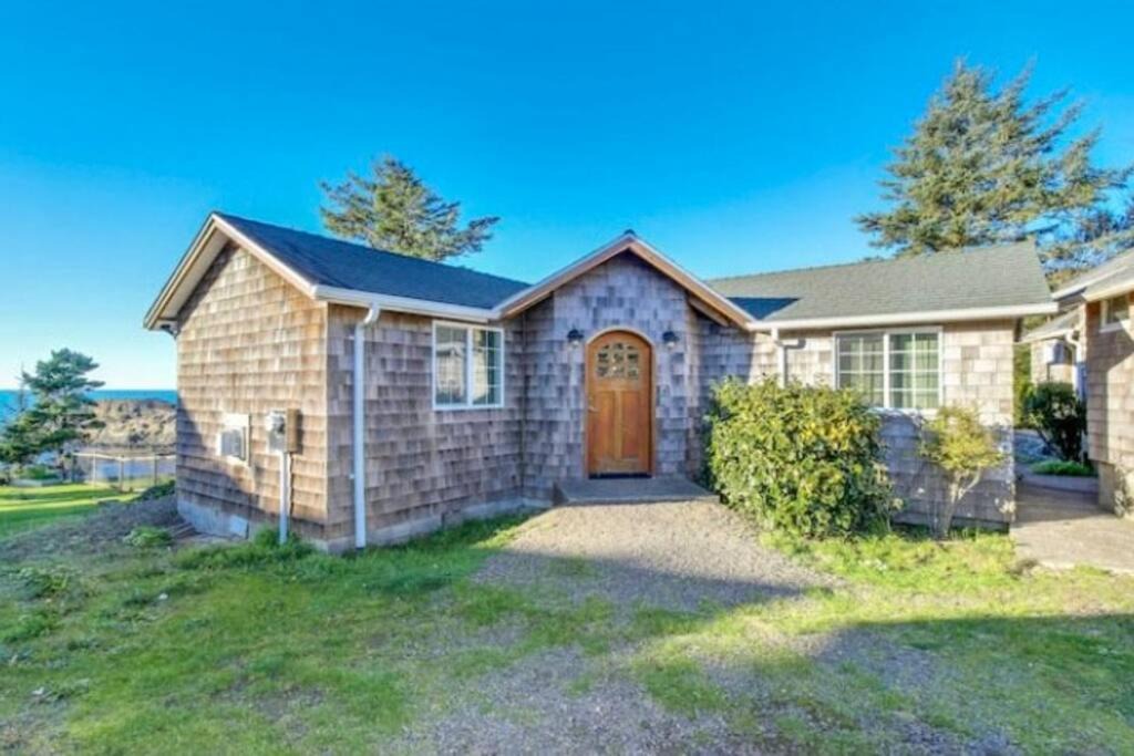 Photo of Buildings in Depoe Bay
