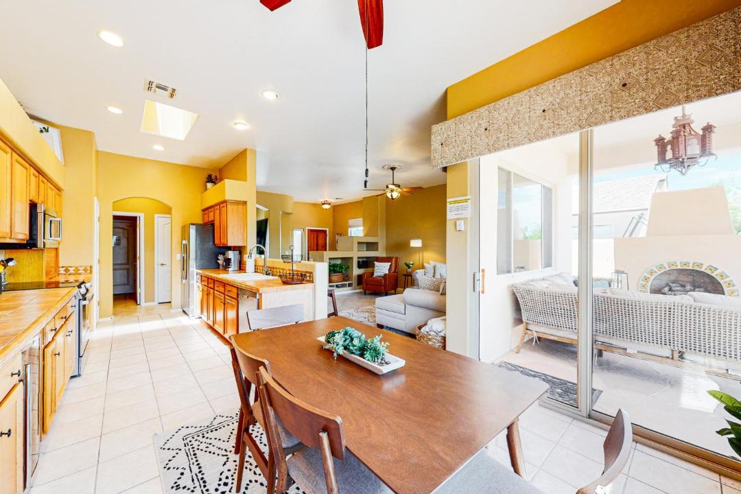 Photo of Livingroom in Dove Mountain