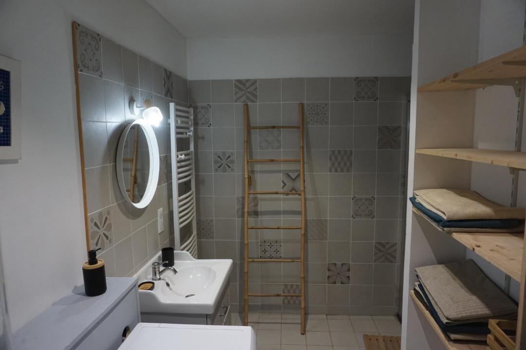 Photo of Bathroom in Nazelles-Negron