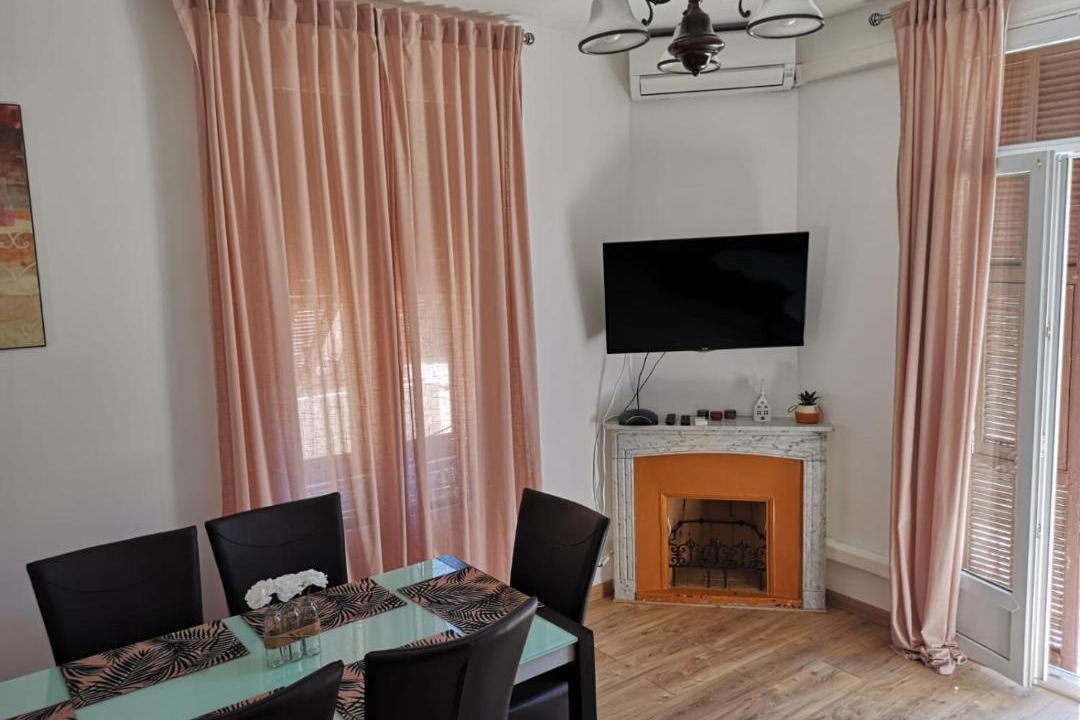 Photo of Others in La Californie