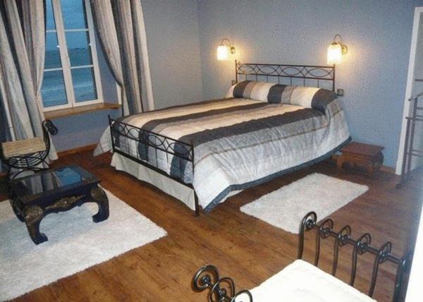 Photo of Bedroom in Plougasnou