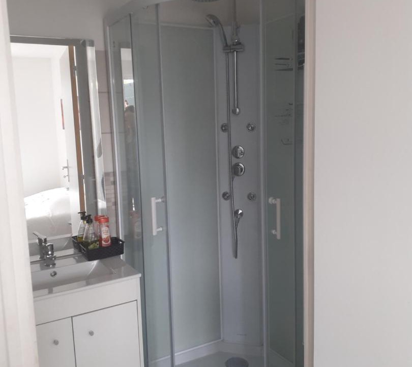 Photo of Bathroom in Paroy-sur-Tholon