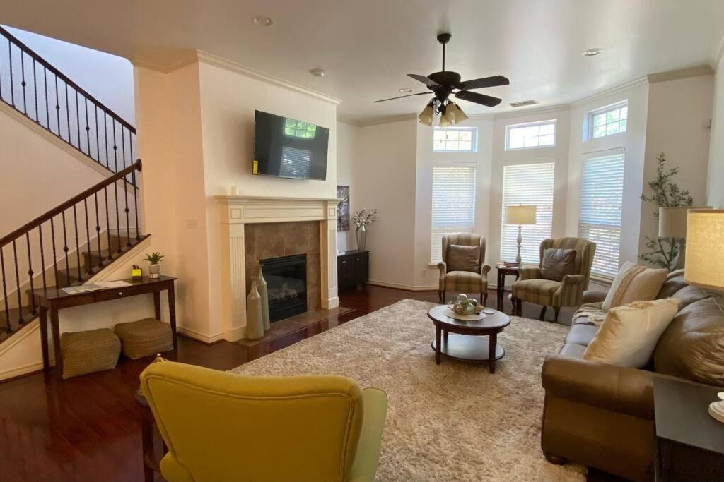 Photo of Livingroom in North Overton