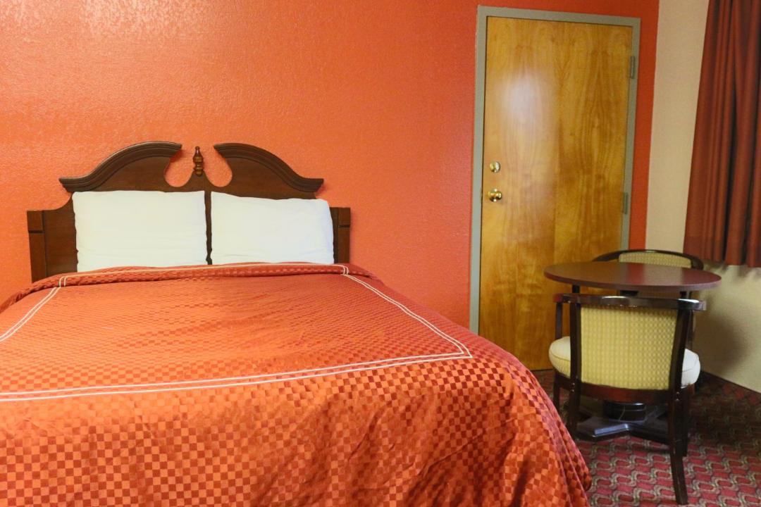 Photo of Bedroom in FM 1960