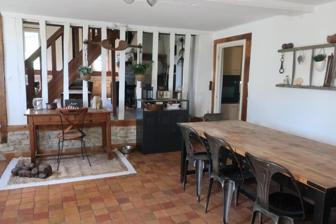 Photo of Livingroom in Cambremer