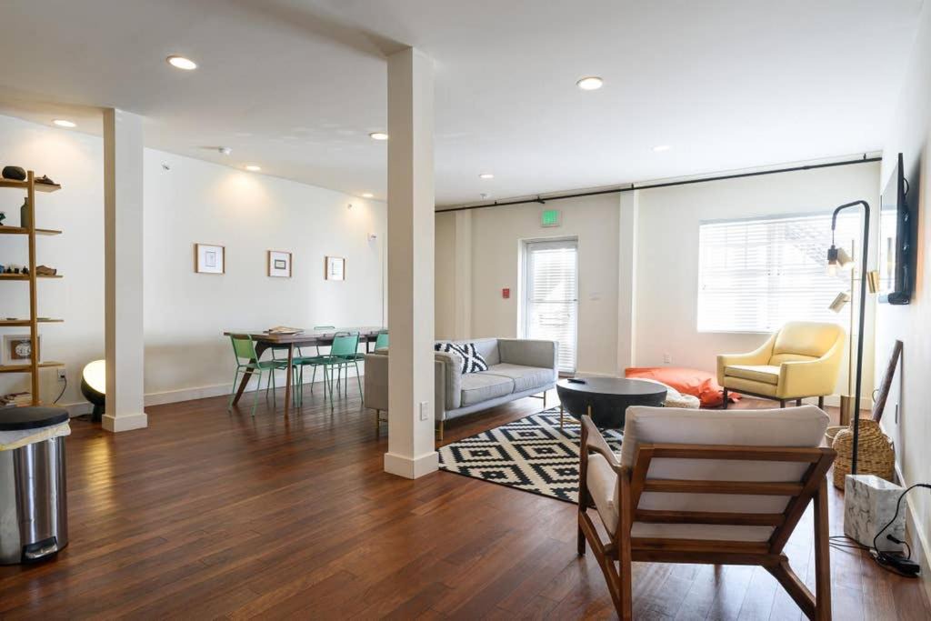 Photo of Livingroom in South Pointe