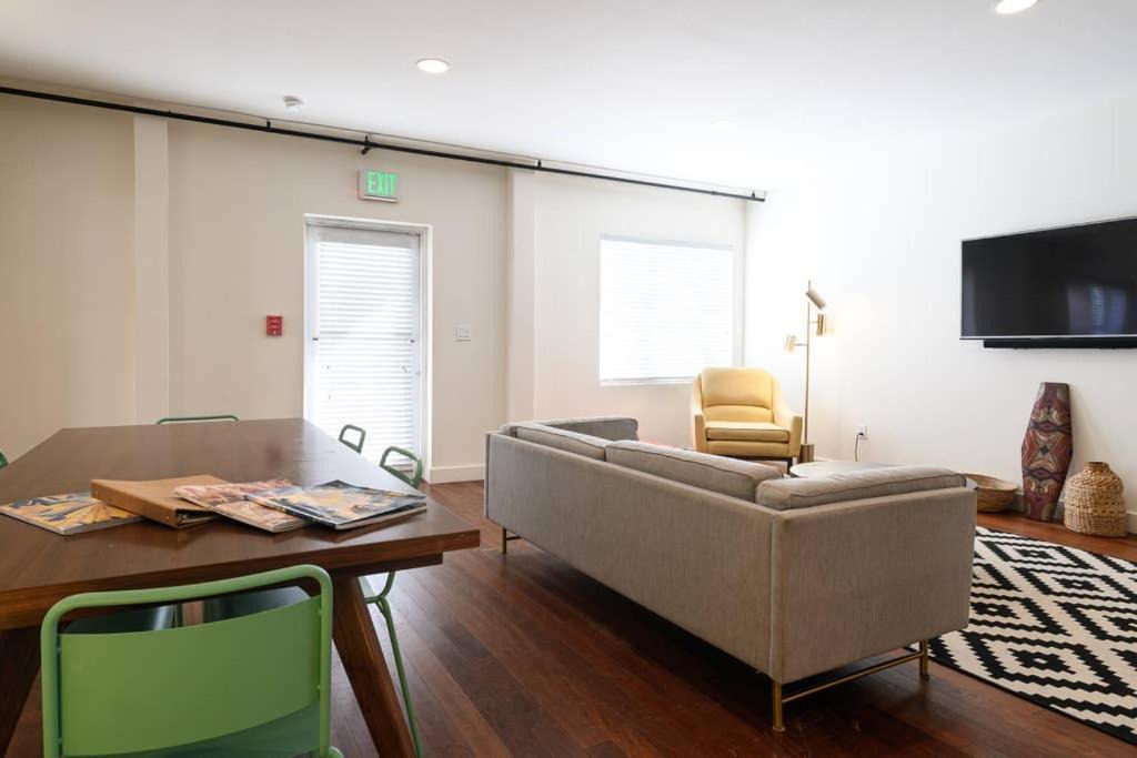 Photo of Livingroom in South Pointe