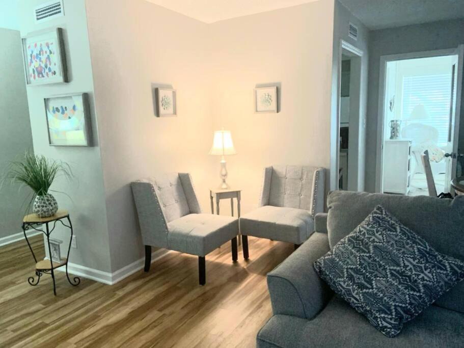Photo of Livingroom in Saint Simons Heights