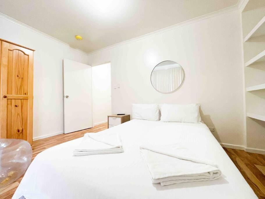 Photo of Bedroom in Pasadena