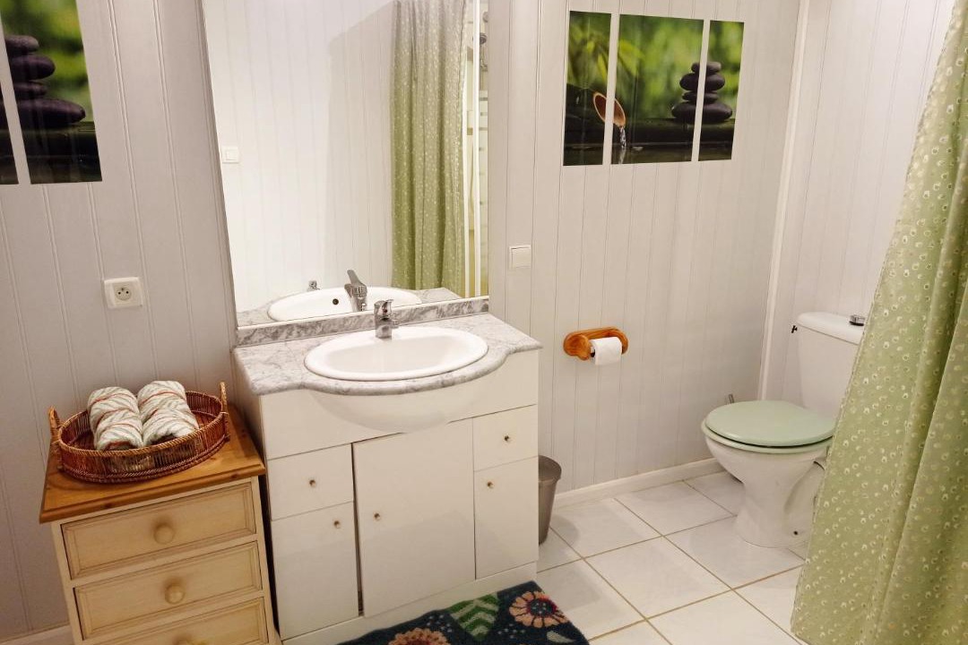 Photo of Bathroom in Saint-Georges-sur-Cher