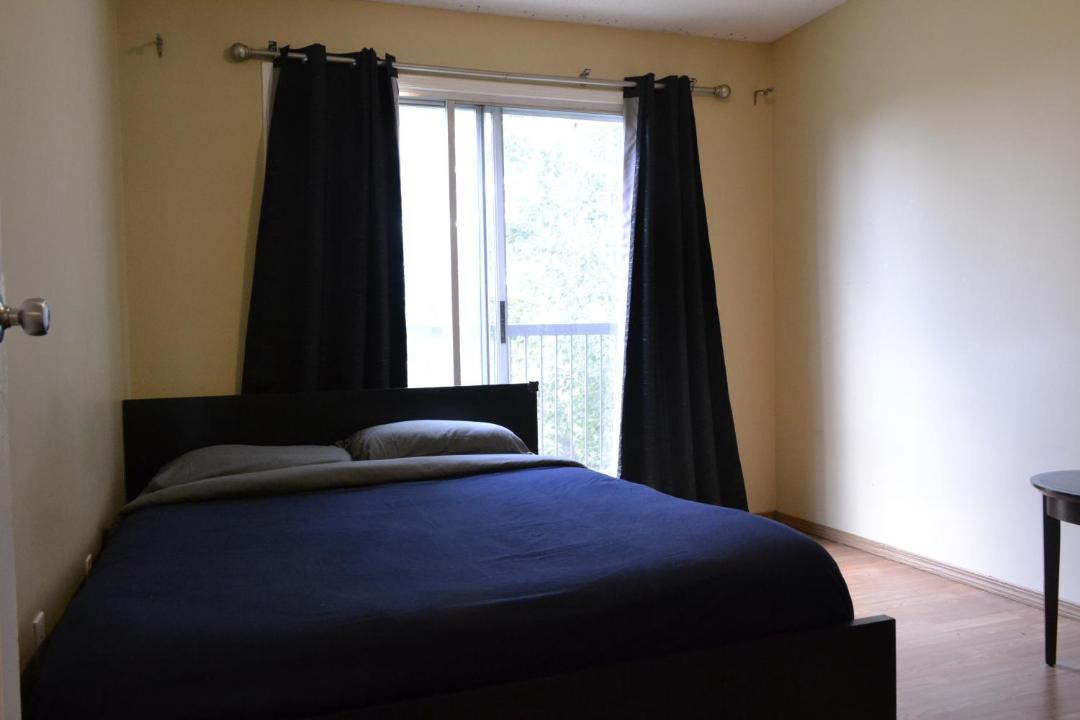 Photo of Bedroom in Forest Lawn