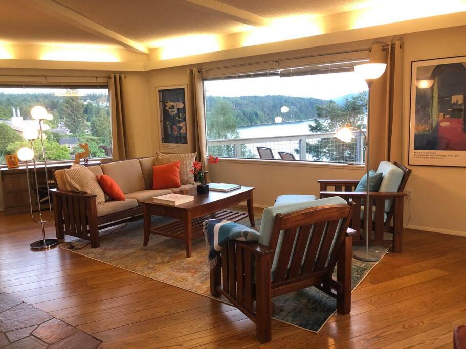 Photo of Livingroom in Adelma Beach