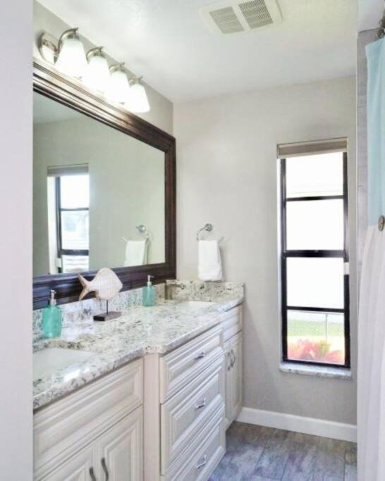 Photo of Others in Apollo Beach