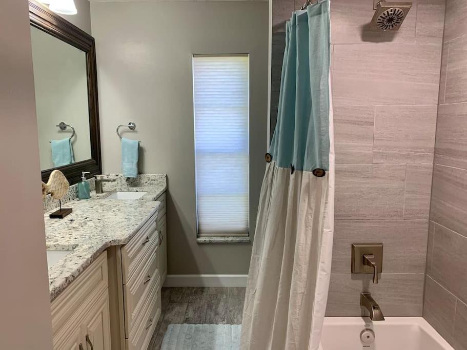 Photo of Others in Apollo Beach