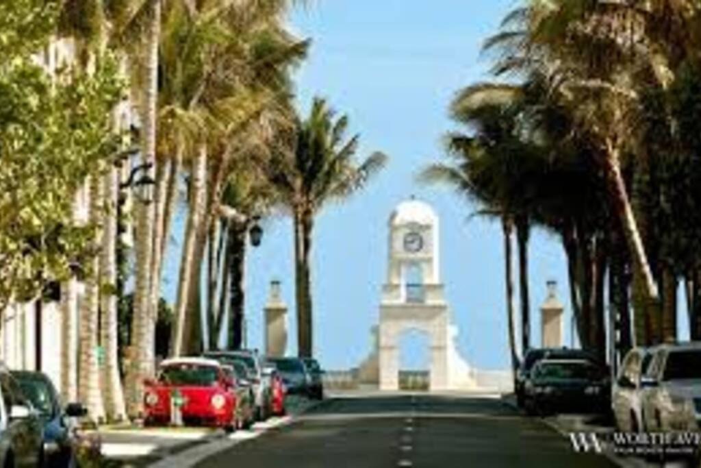 Photo of Buildings in West Palm Beach