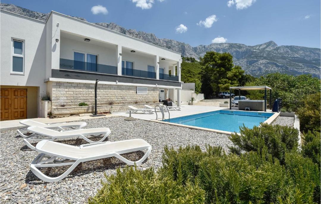 Photo of Others in Makarska