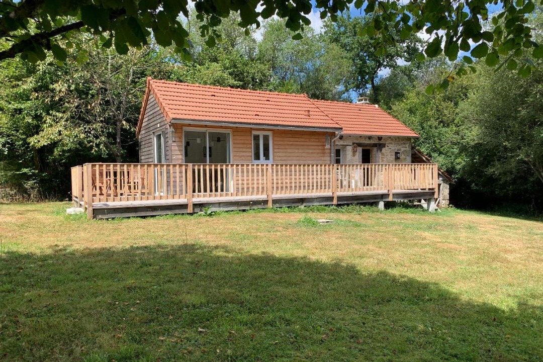 Photo of Buildings in Saint-Julien-le-Petit
