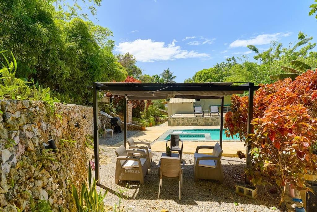 Photo of Others in Abreu