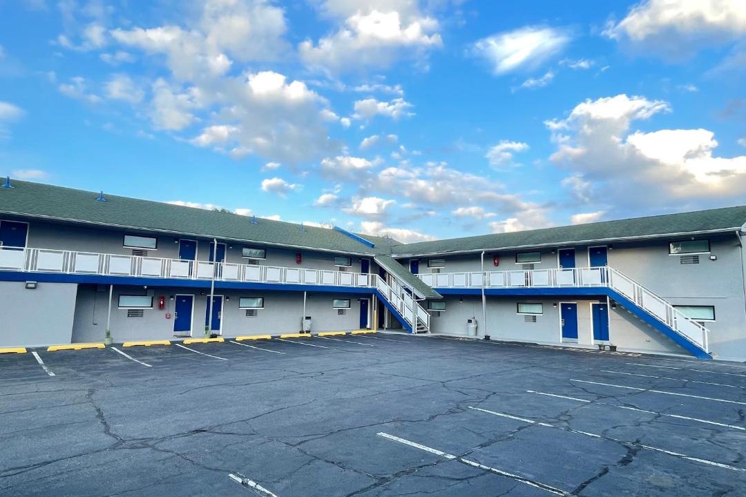 Photo of Others in Linden