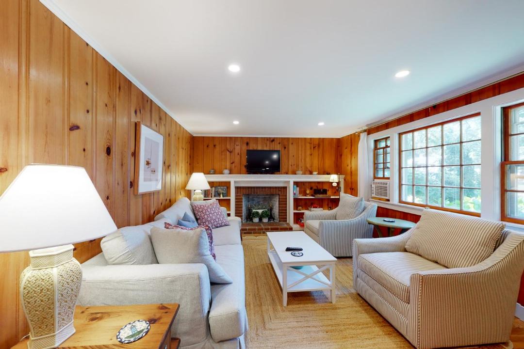 Photo of Livingroom in Northwest Harwich