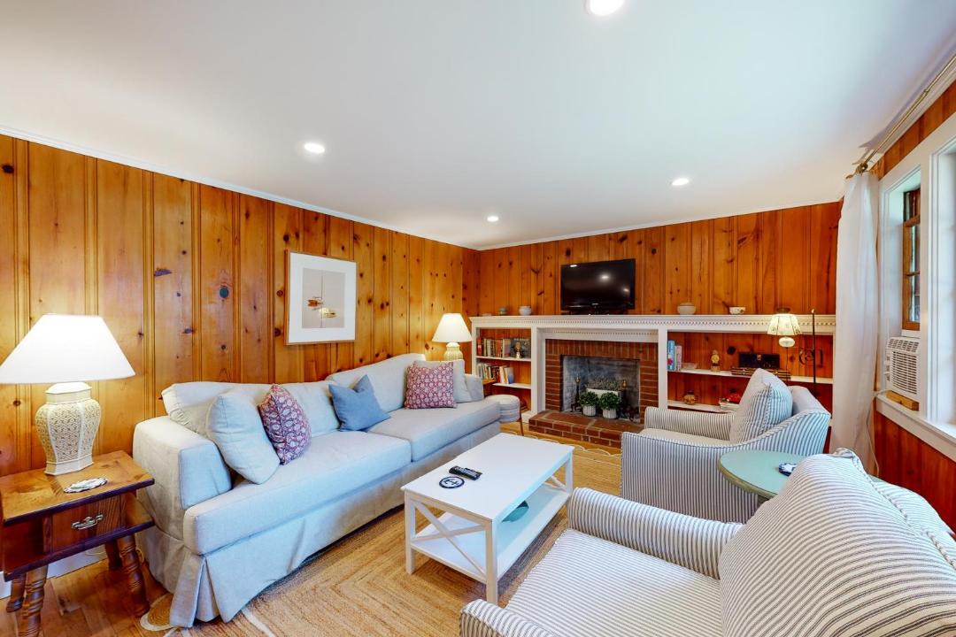 Photo of Livingroom in Northwest Harwich