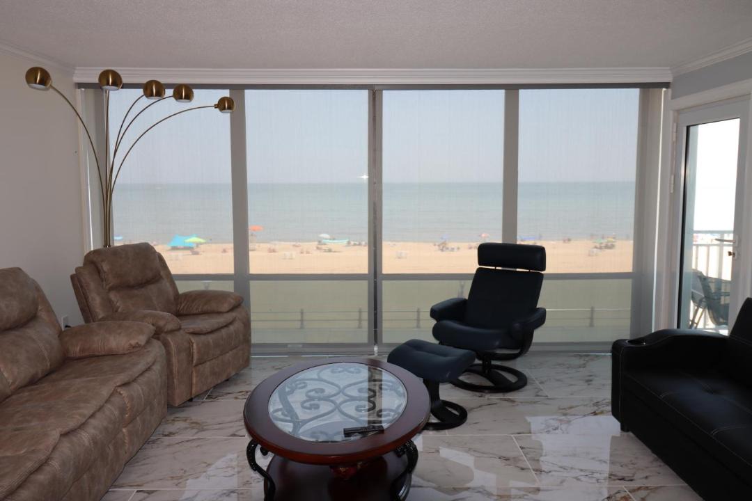 Photo of Livingroom in Northeast Virginia Beach