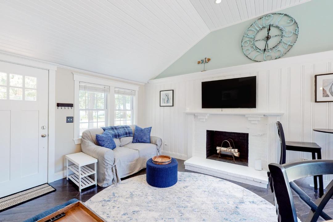 Photo of Livingroom in West Yarmouth