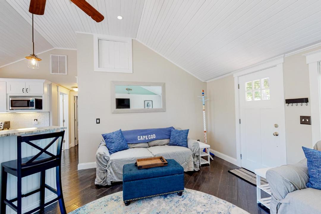 Photo of Livingroom in West Yarmouth