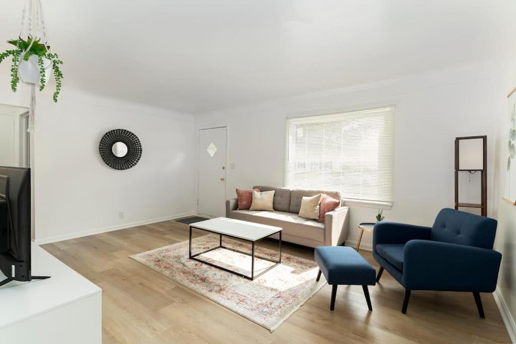 Photo of Livingroom in Royal Oak