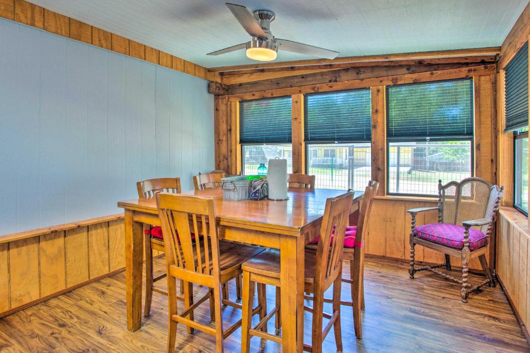 Photo of Livingroom in Kingston