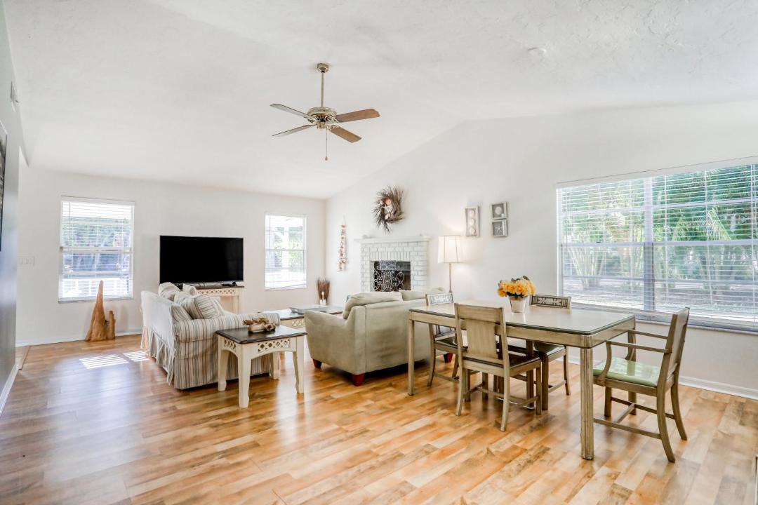 Photo of Livingroom in River District