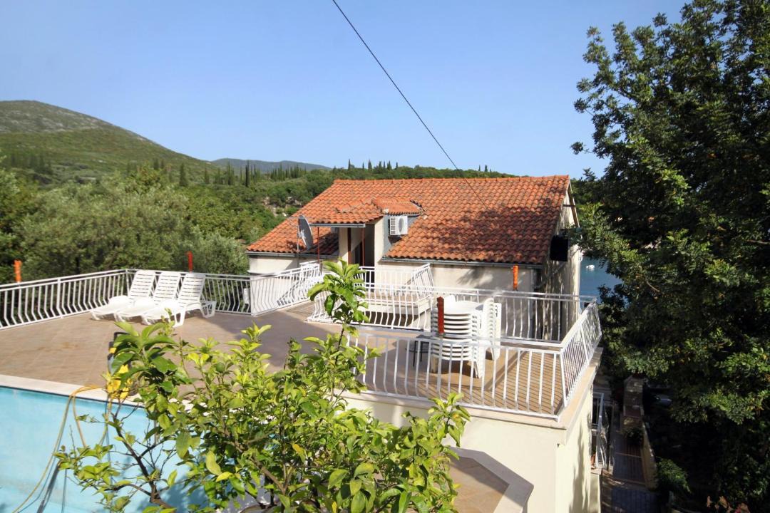 Photo of Others in Molunat