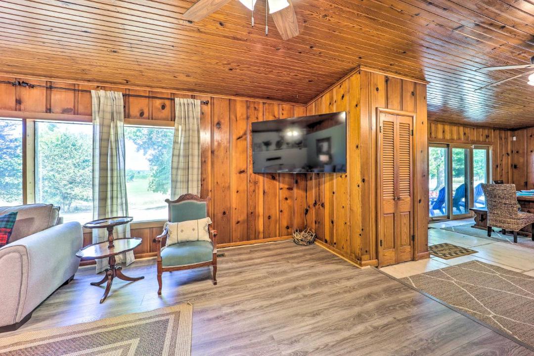 Photo of Livingroom in Grove