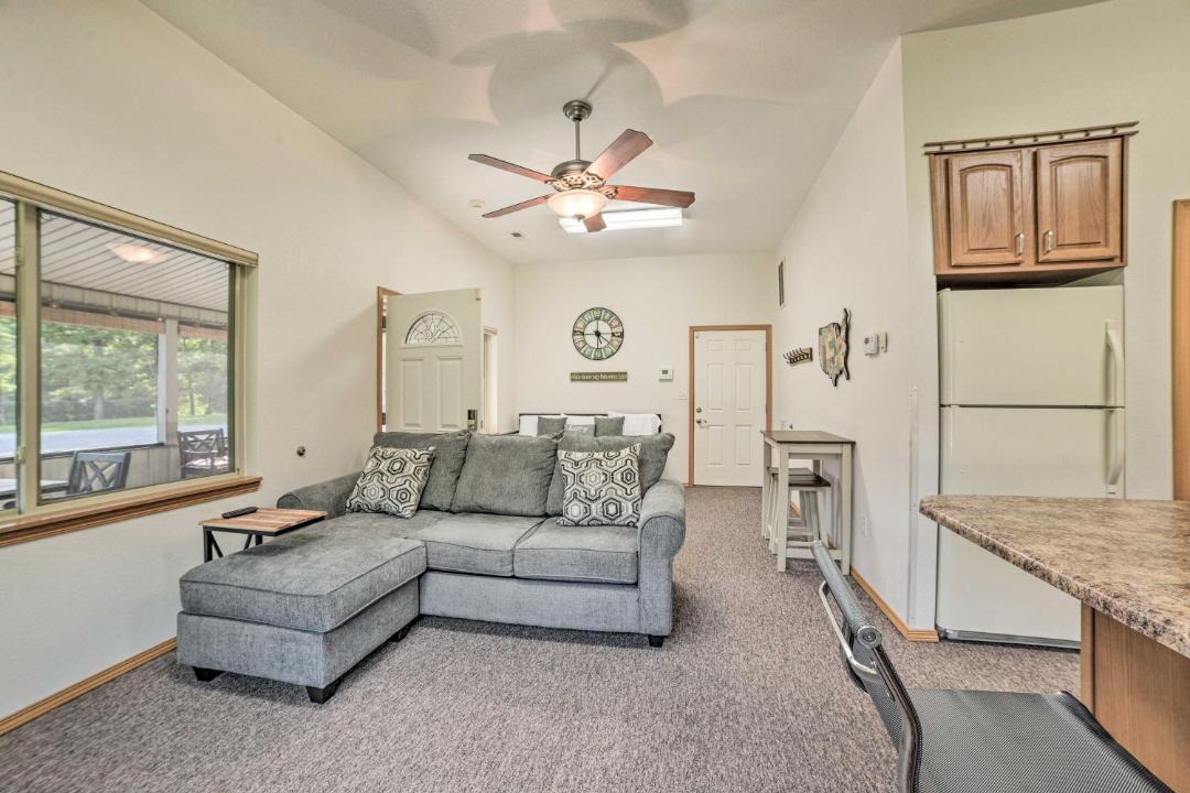 Photo of Livingroom in Kuttawa