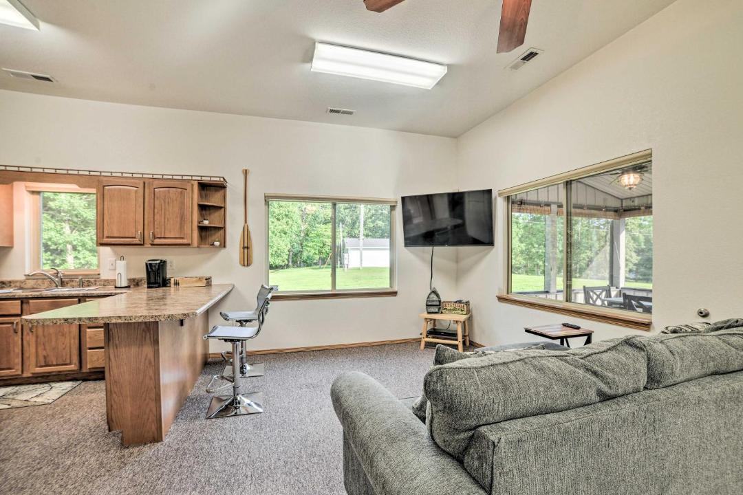 Photo of Livingroom in Kuttawa