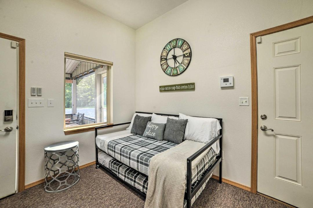 Photo of Bedroom in Kuttawa