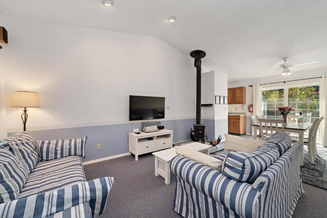 Photo of Livingroom in Manzanita