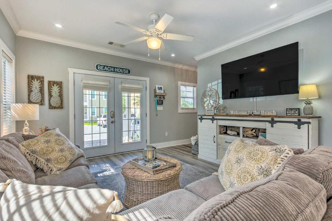 Photo of Livingroom in Ono Island