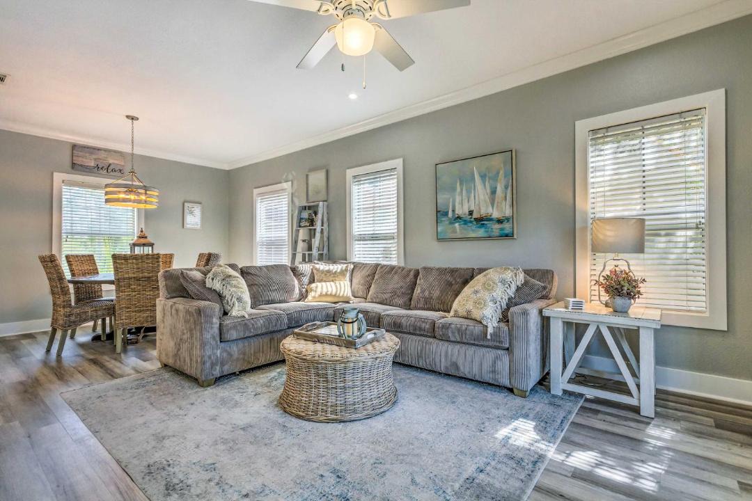 Photo of Livingroom in Ono Island