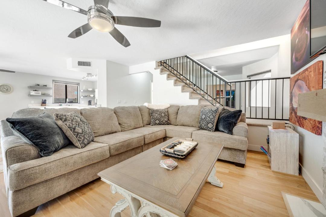 Photo of Livingroom in Springer Ranch