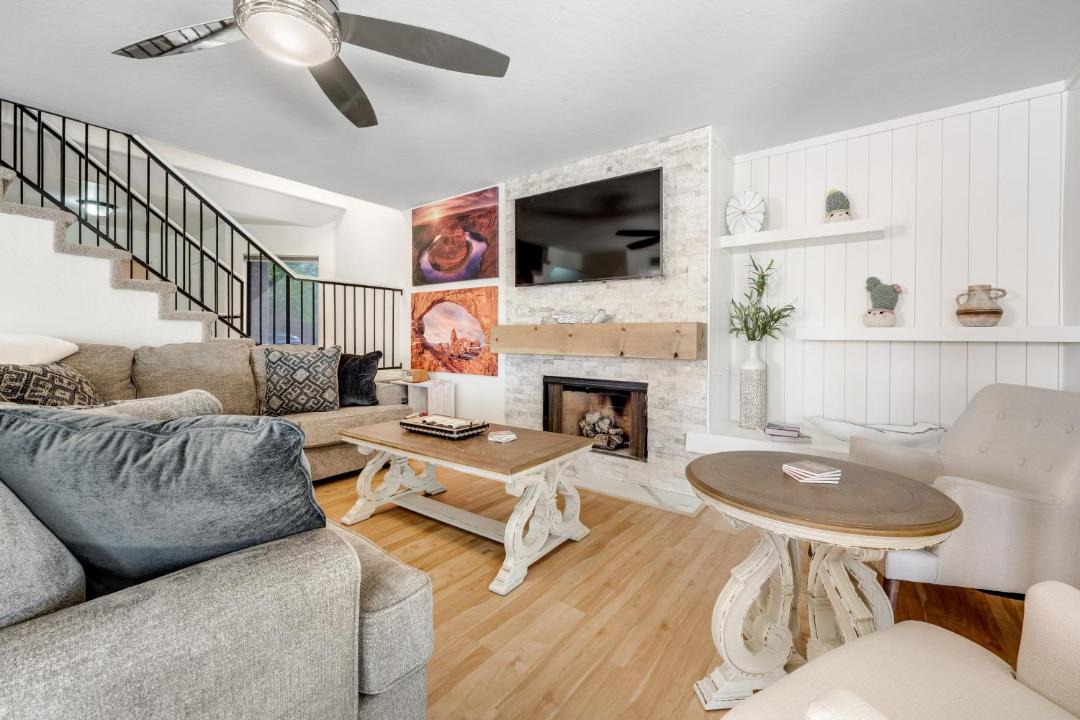Photo of Livingroom in Springer Ranch