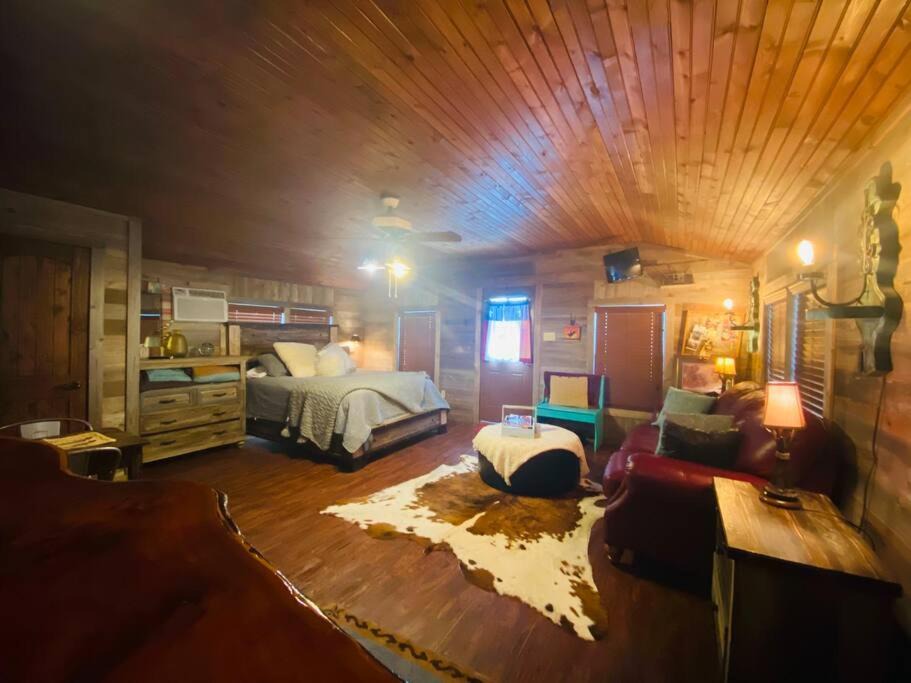 Photo of Bedroom in Bandera