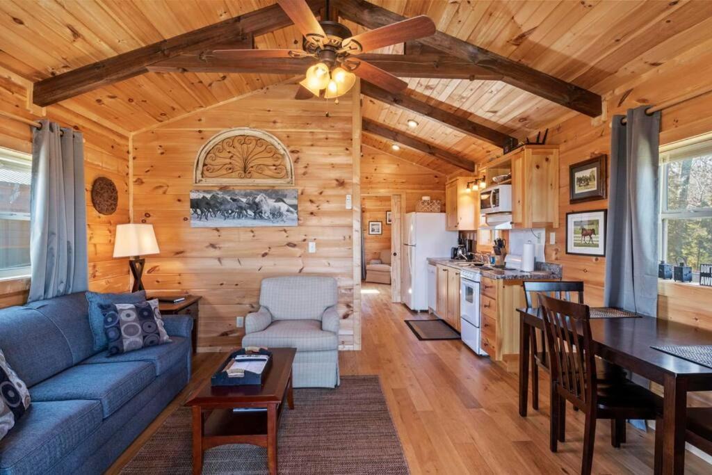 Photo of Livingroom in Tryon