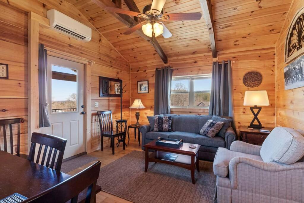 Photo of Livingroom in Tryon