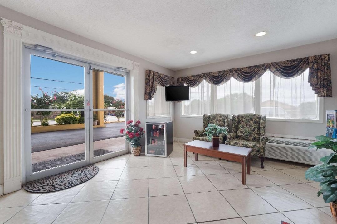 Photo of Others in Thomaston