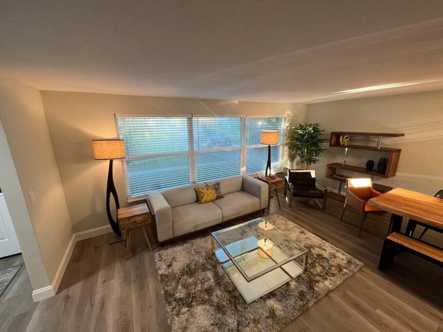 Photo of Livingroom in Ormond Beach
