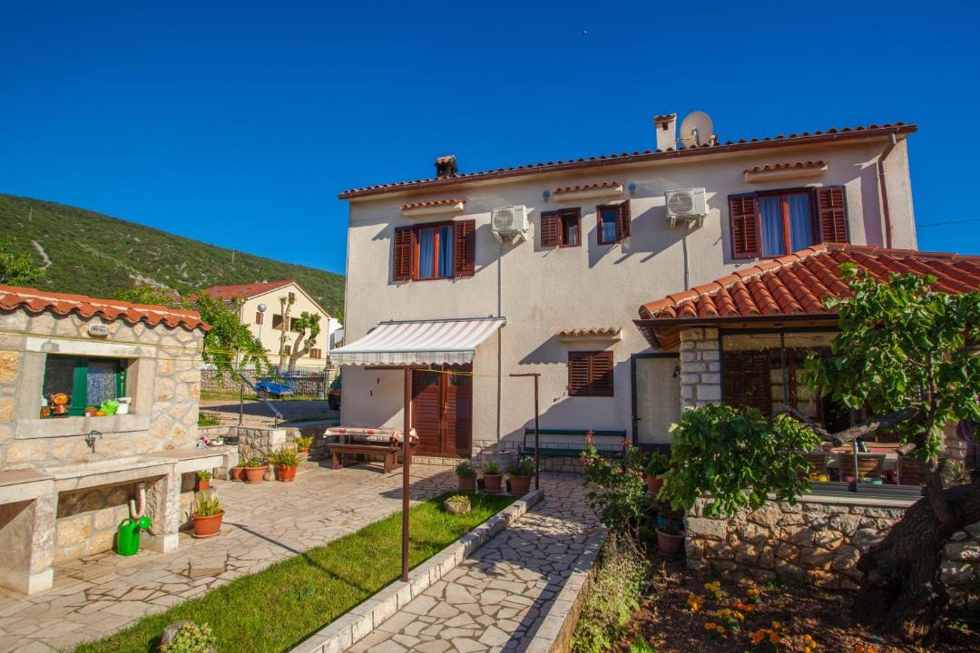 Photo of Others in Cres