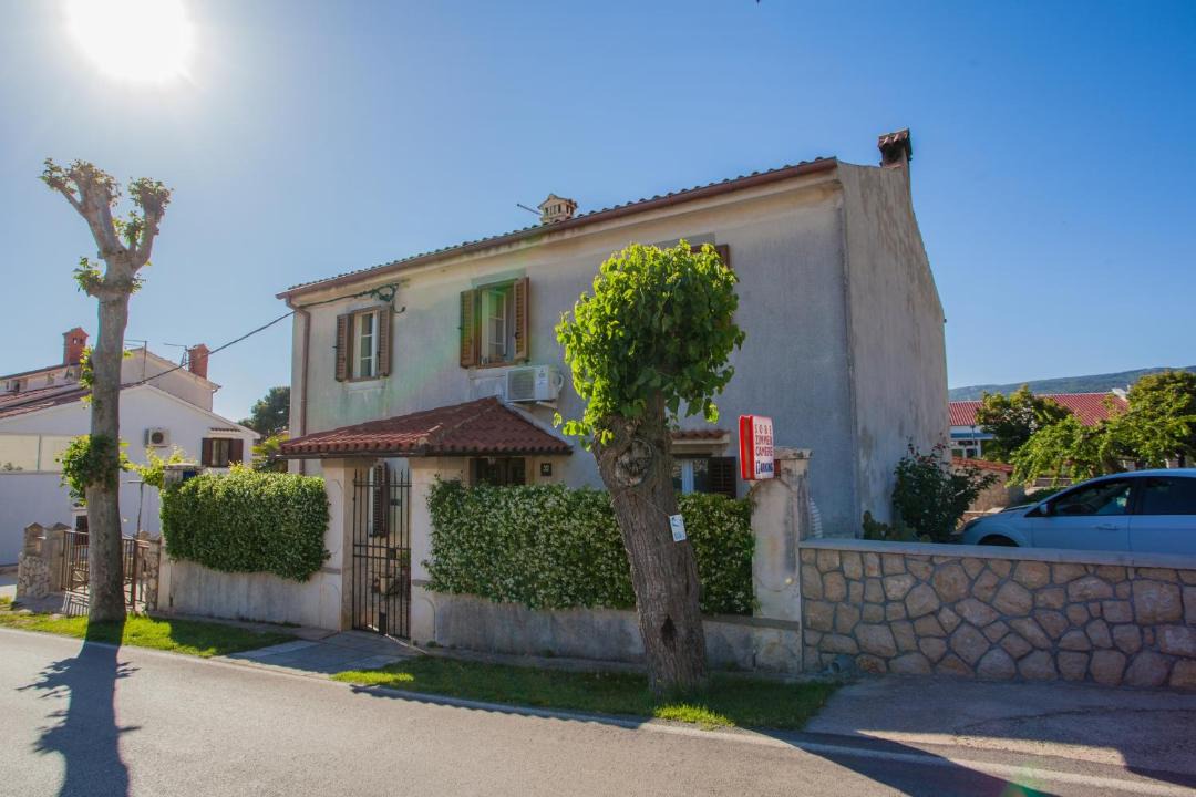 Photo of Others in Cres